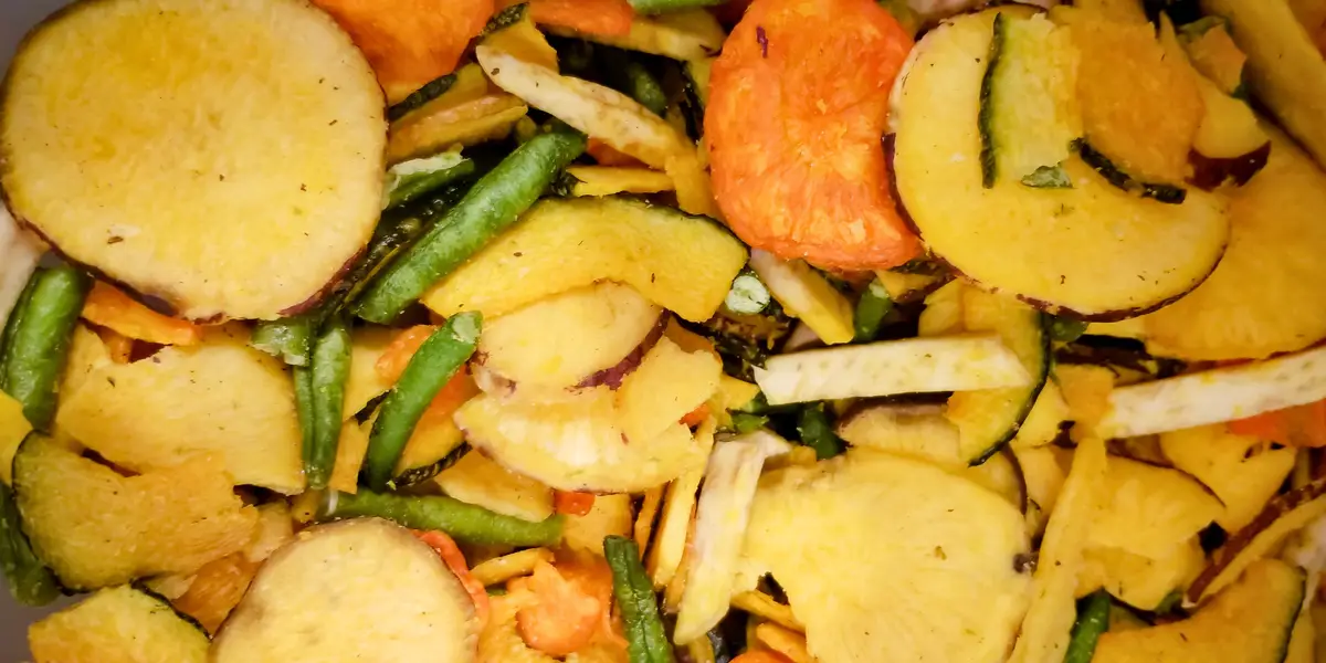 FruitBuys Vietnam   Crispy Dried Fruit Veggie Chips 231216